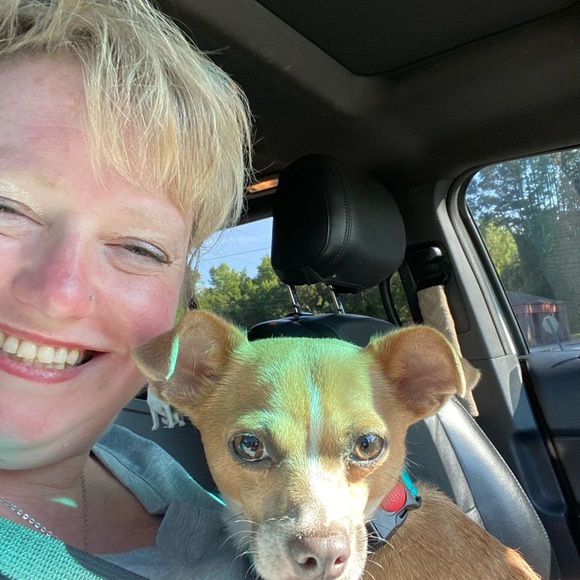 Meet your Posher, Carrie - Picture 2 of 13